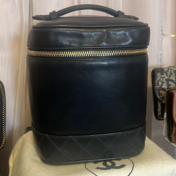 Chanel Vanity in Lambskin With Box And Dust Bag - Picture 3 of 3